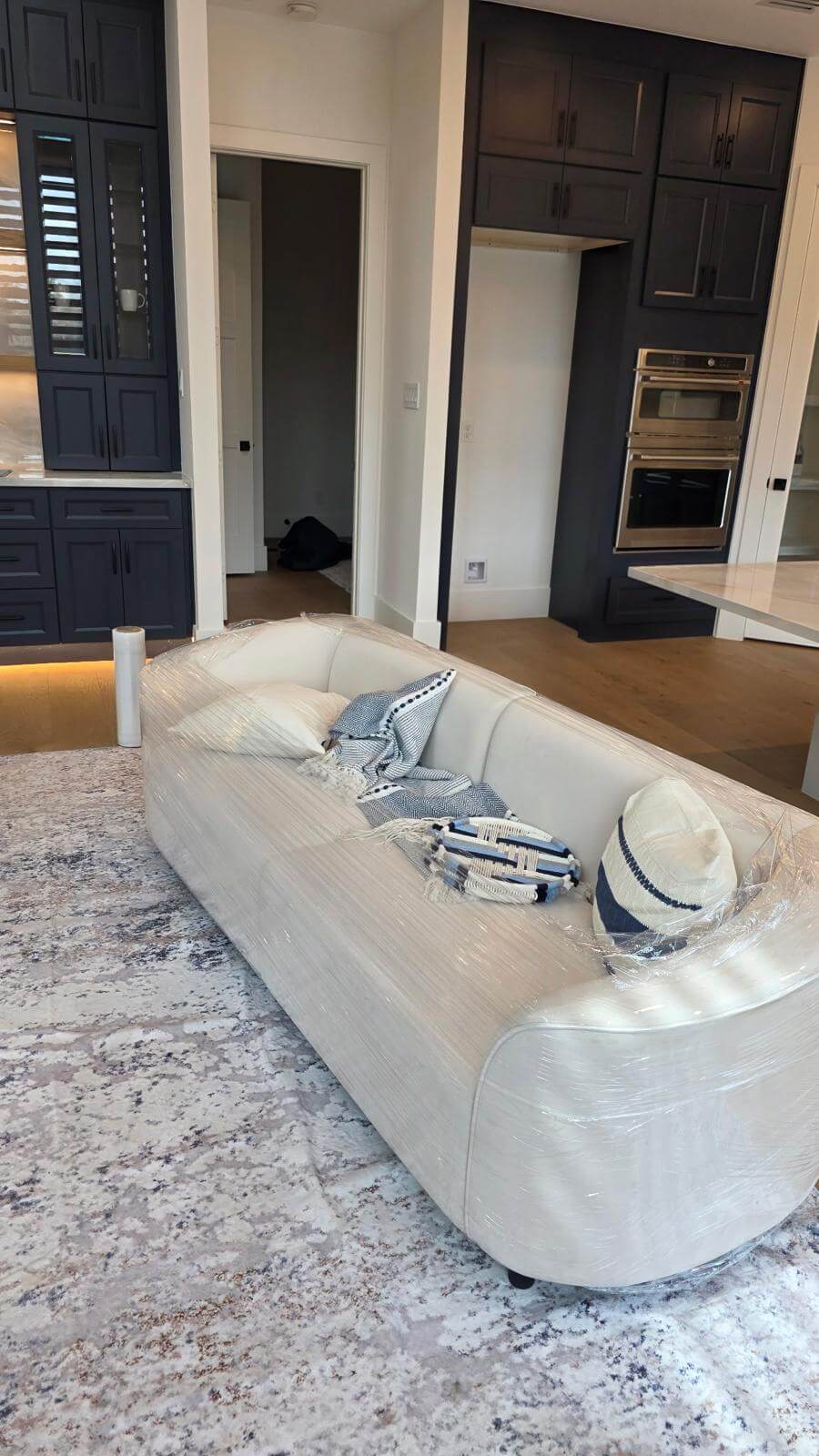 Professional moving company in Houston handling a residential move